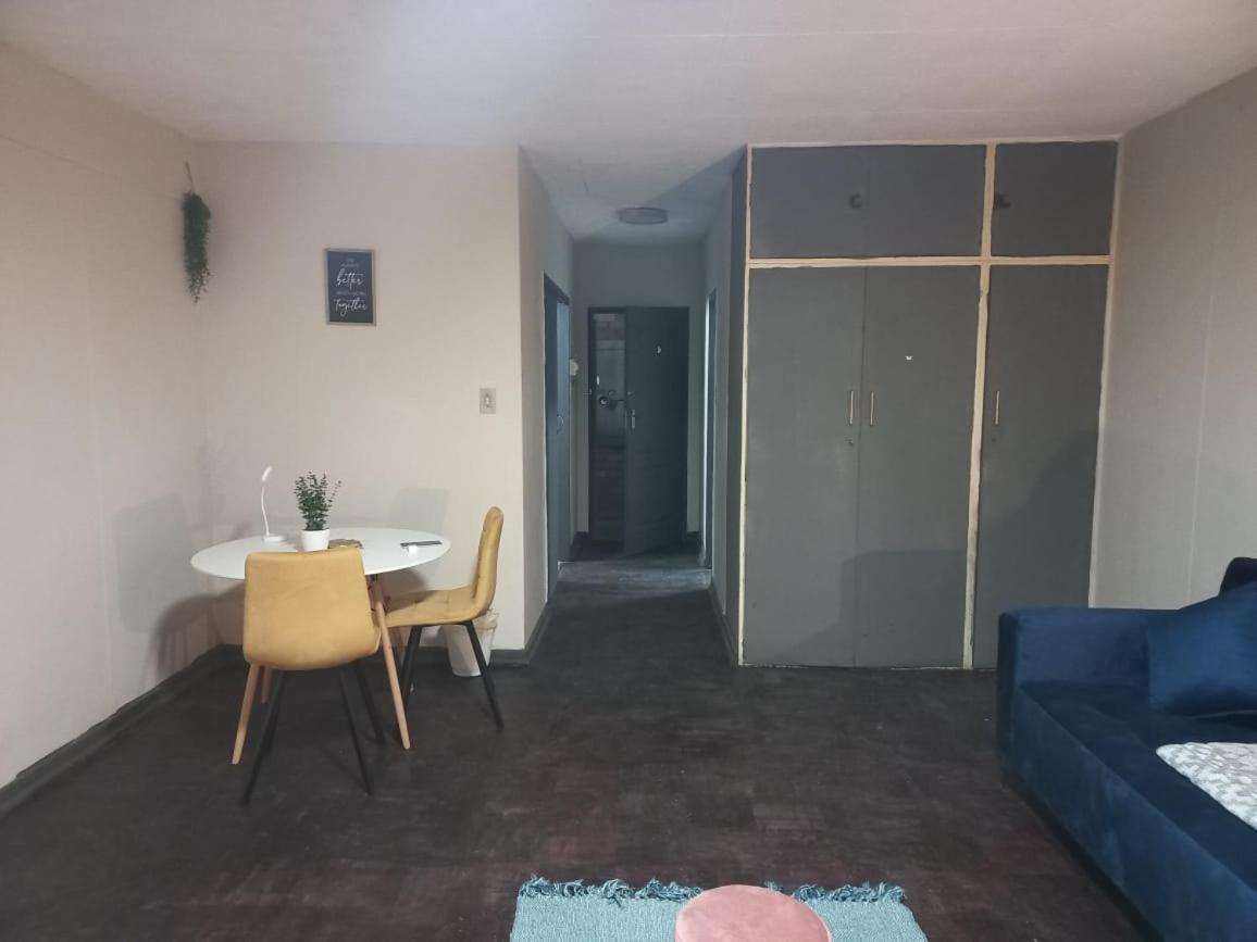 Apartment Comfy Spacious *